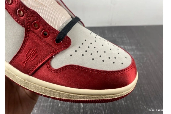 Trophy 1 Retro Jordan OG FN0432-100 Away Room Low 0307